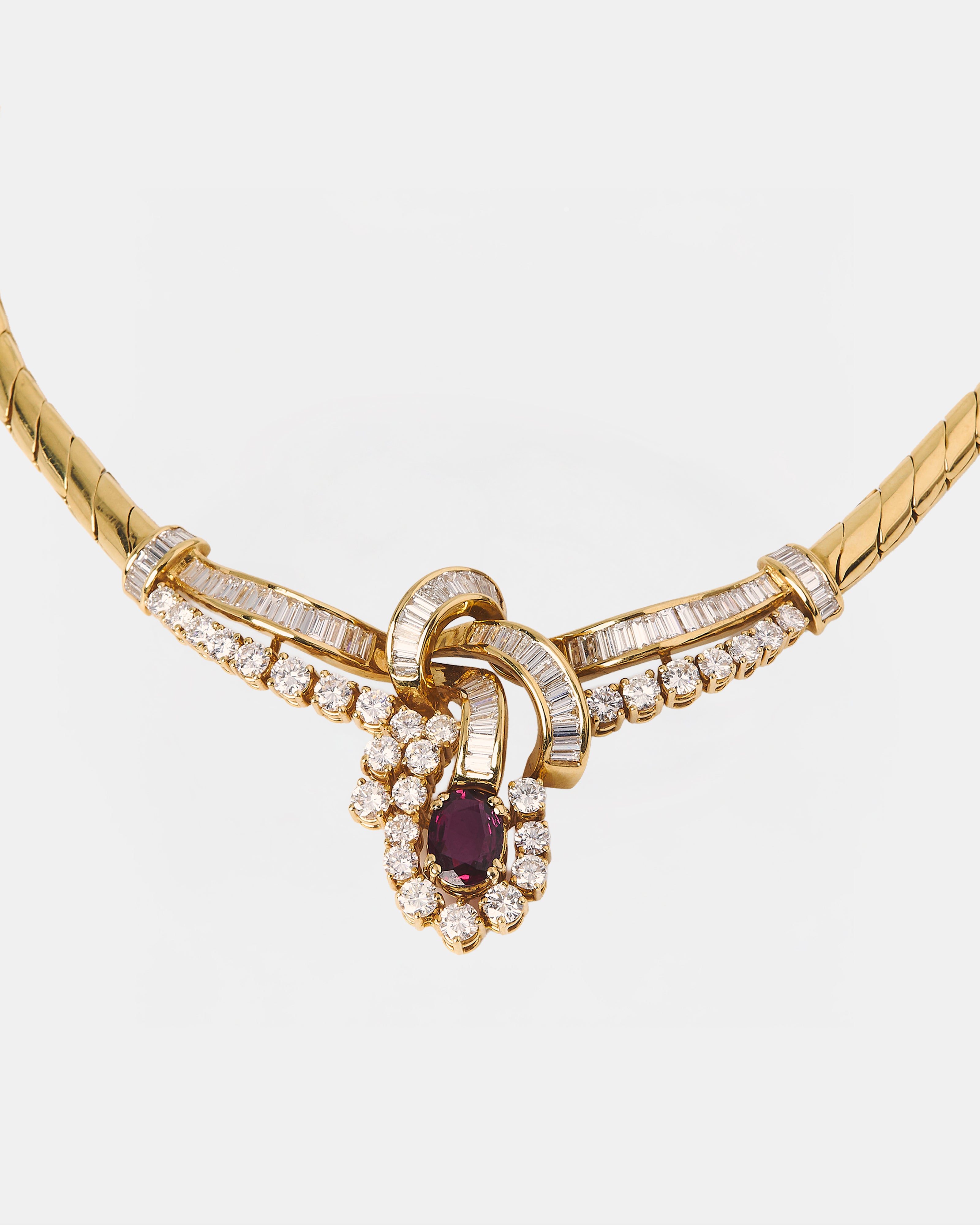 COLLAR OCHENTERO