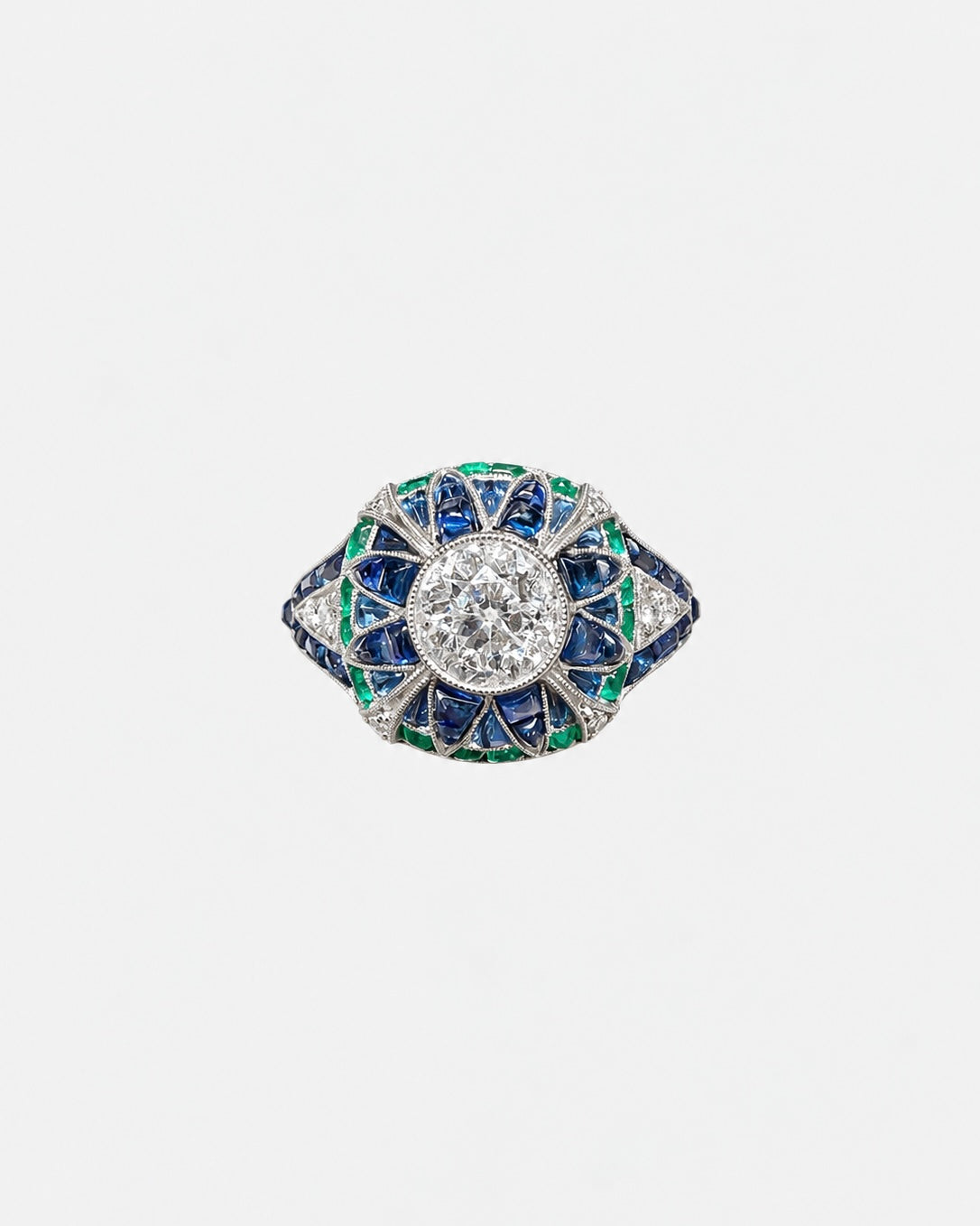Sortija art deco, Platino, Diamante, Esmeralda, Zafiro, Por determinar