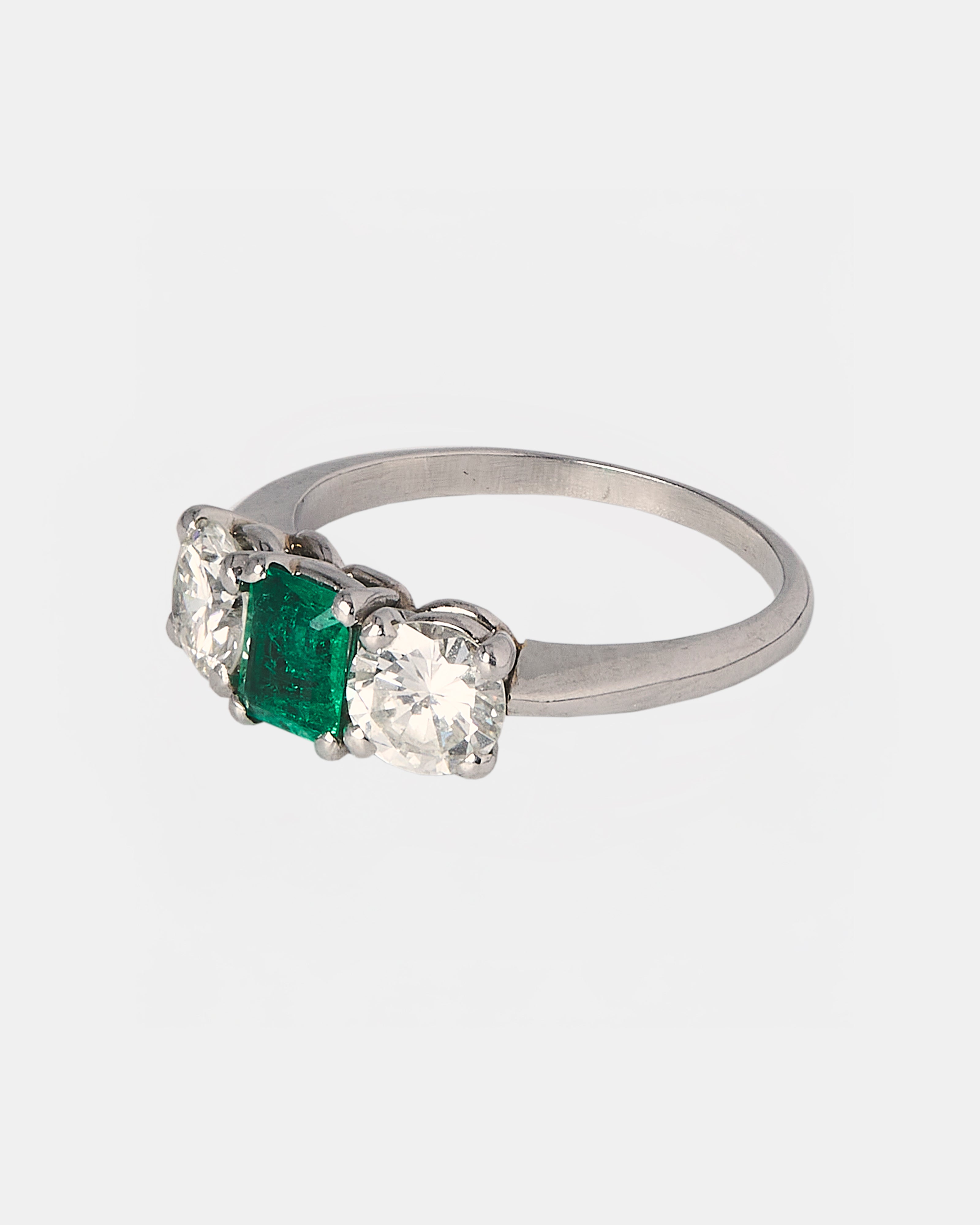 TRESILLO DE ESMERALDAS Y DIAMANTES