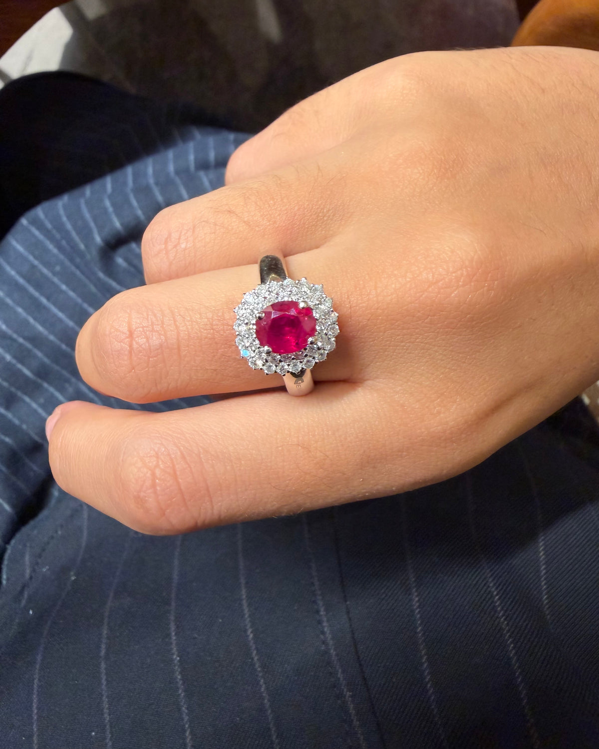 Roseta de Rubí y Diamante, Oro blanco 18kt, Diamante, Rubí, Años 90