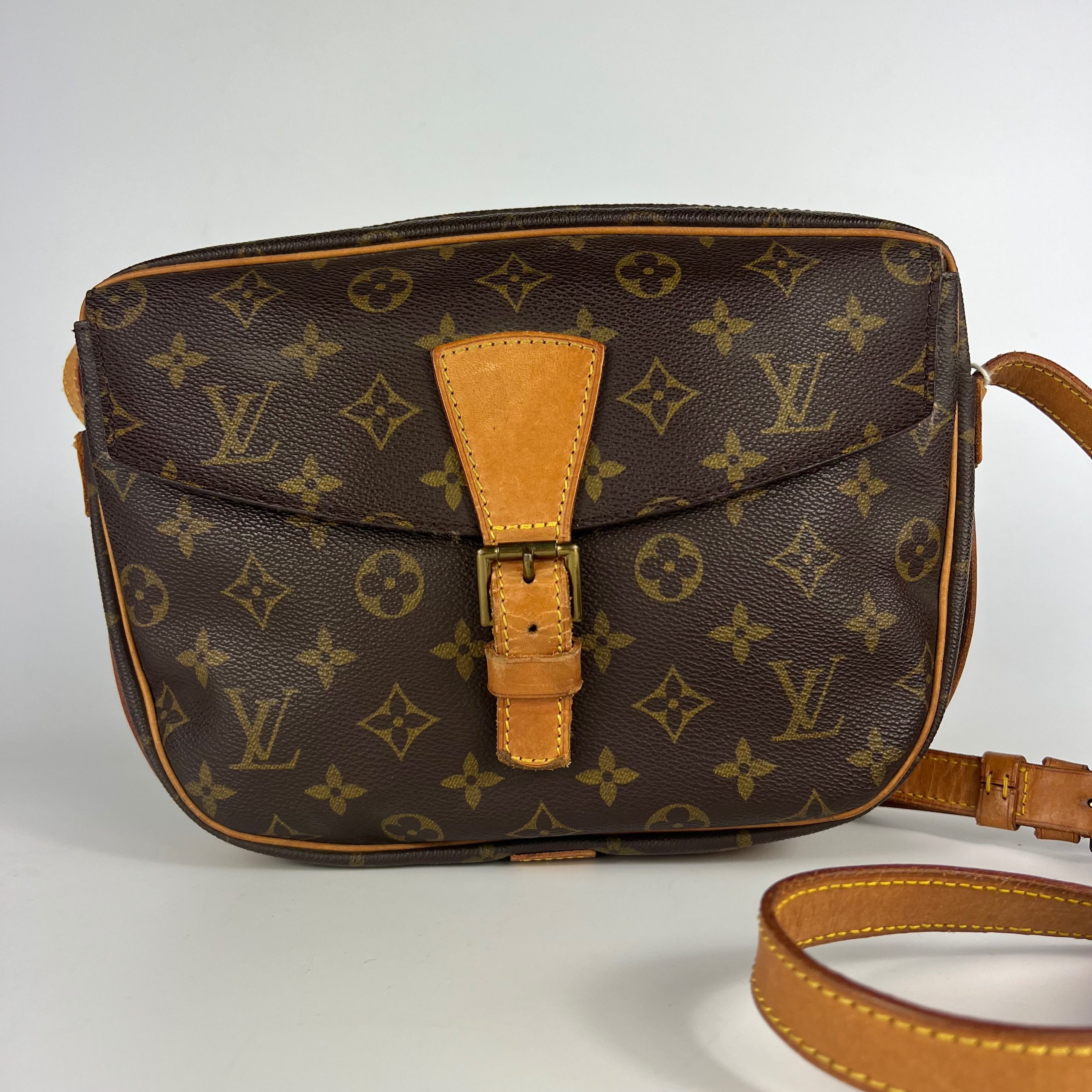 Las mejores ofertas en Exterior de cuero Louis Vuitton Pegase